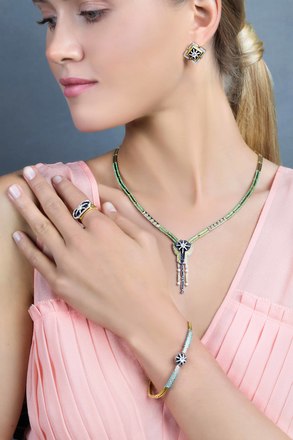 Браслет с бриллиантами, изумрудами и сапфирами, жёлтое и белое золото 2