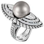 Кольцо с жемчугом и бриллиантами, белое золото, н.керамика
