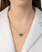 Колье с изумрудом и бриллиантами, белое золото