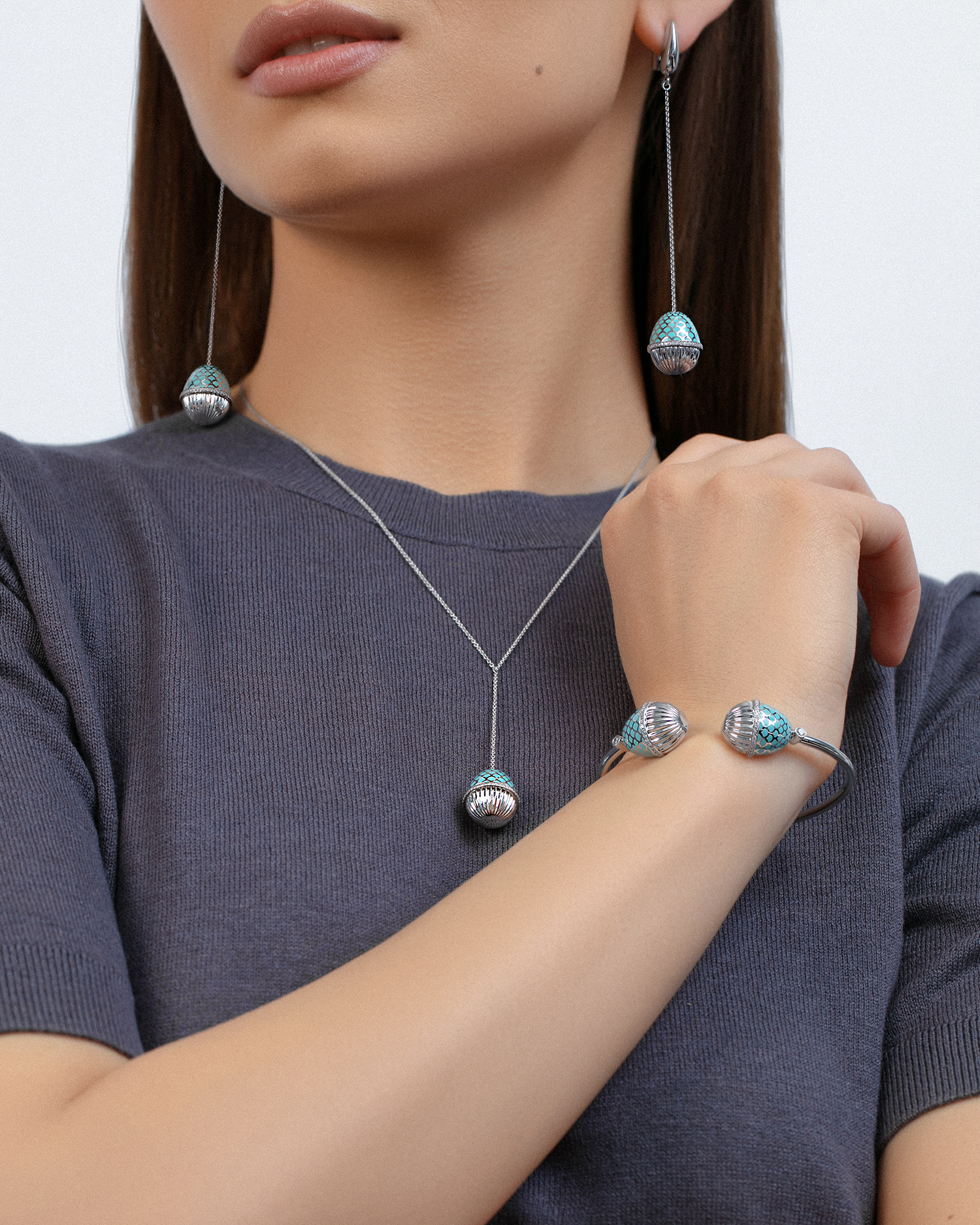 Колье с бриллиантами, белое золото, н.керамика