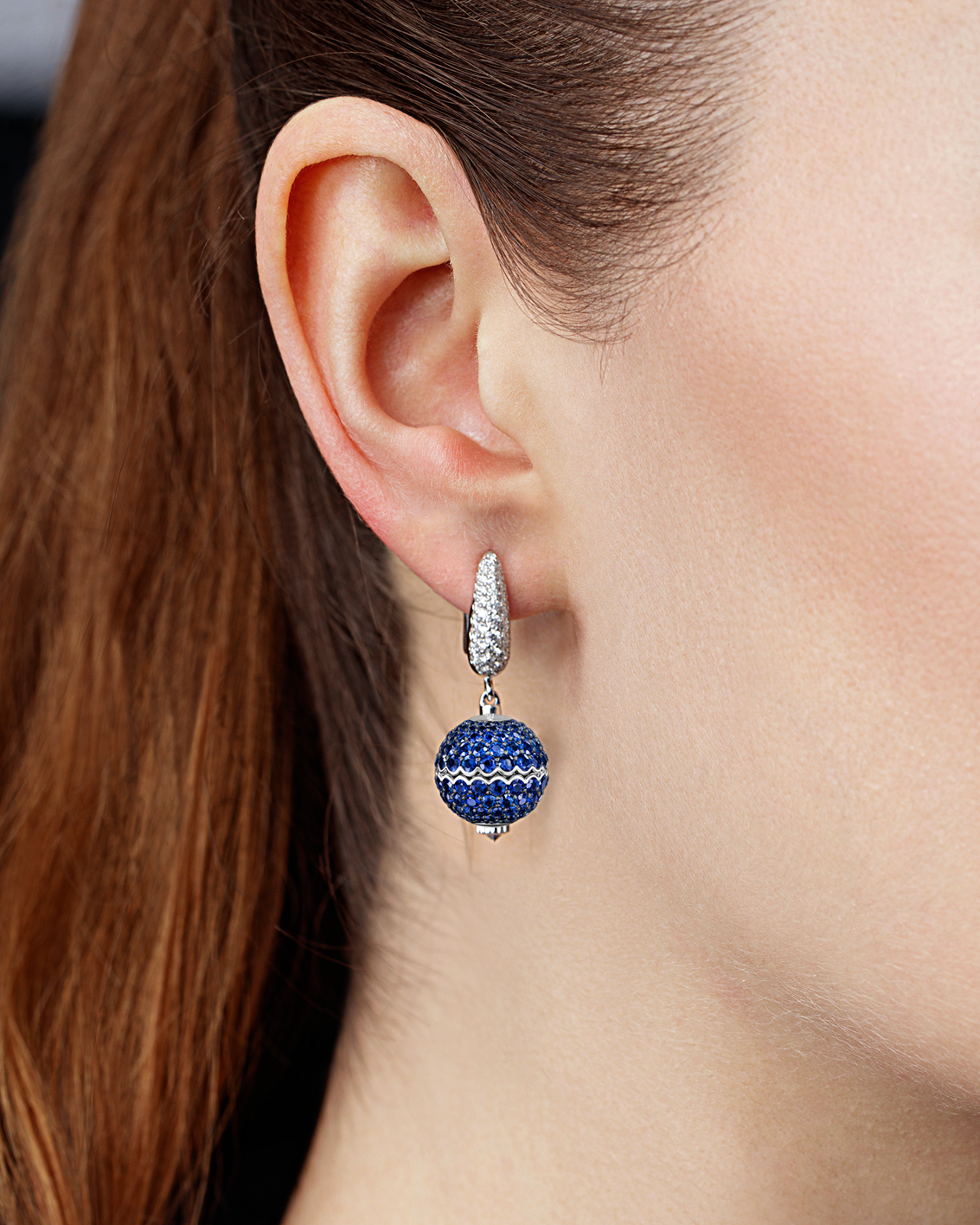 Серьги с сапфирами и бриллиантами, белое золото