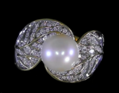 Кольцо с жемчугом и бриллиантами, жёлтое золото