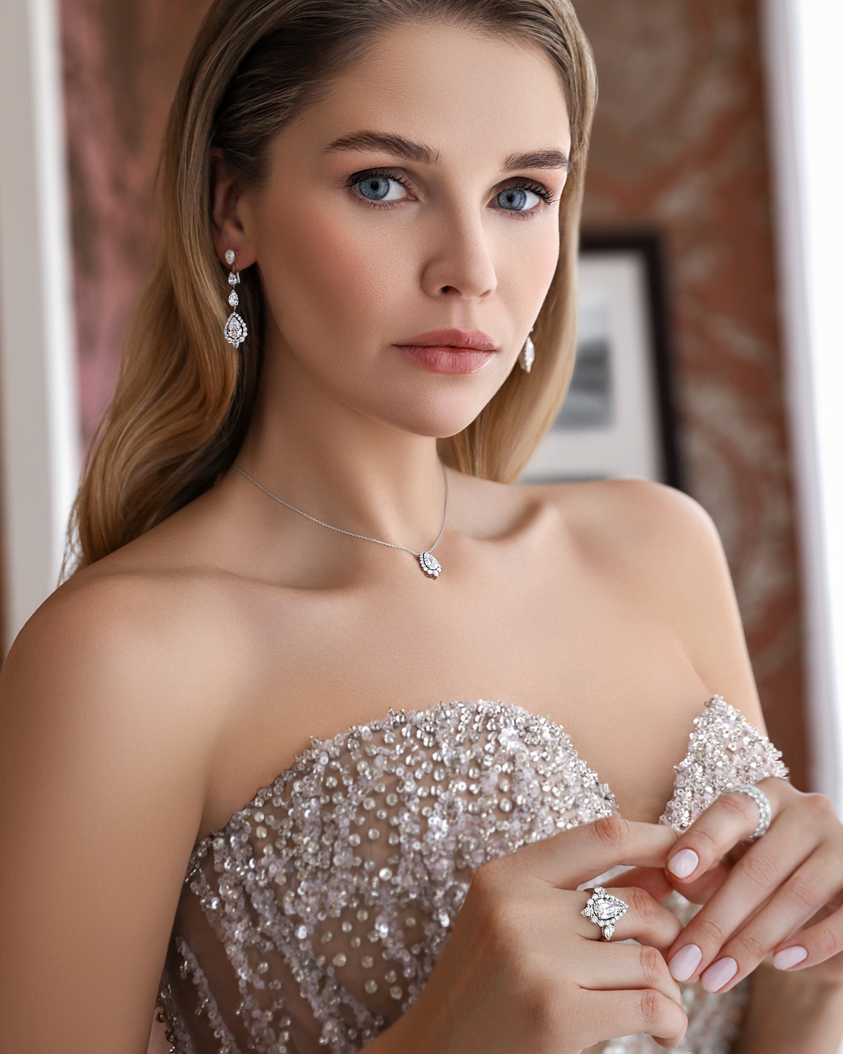 Кольцо с бриллиантами, белое золото