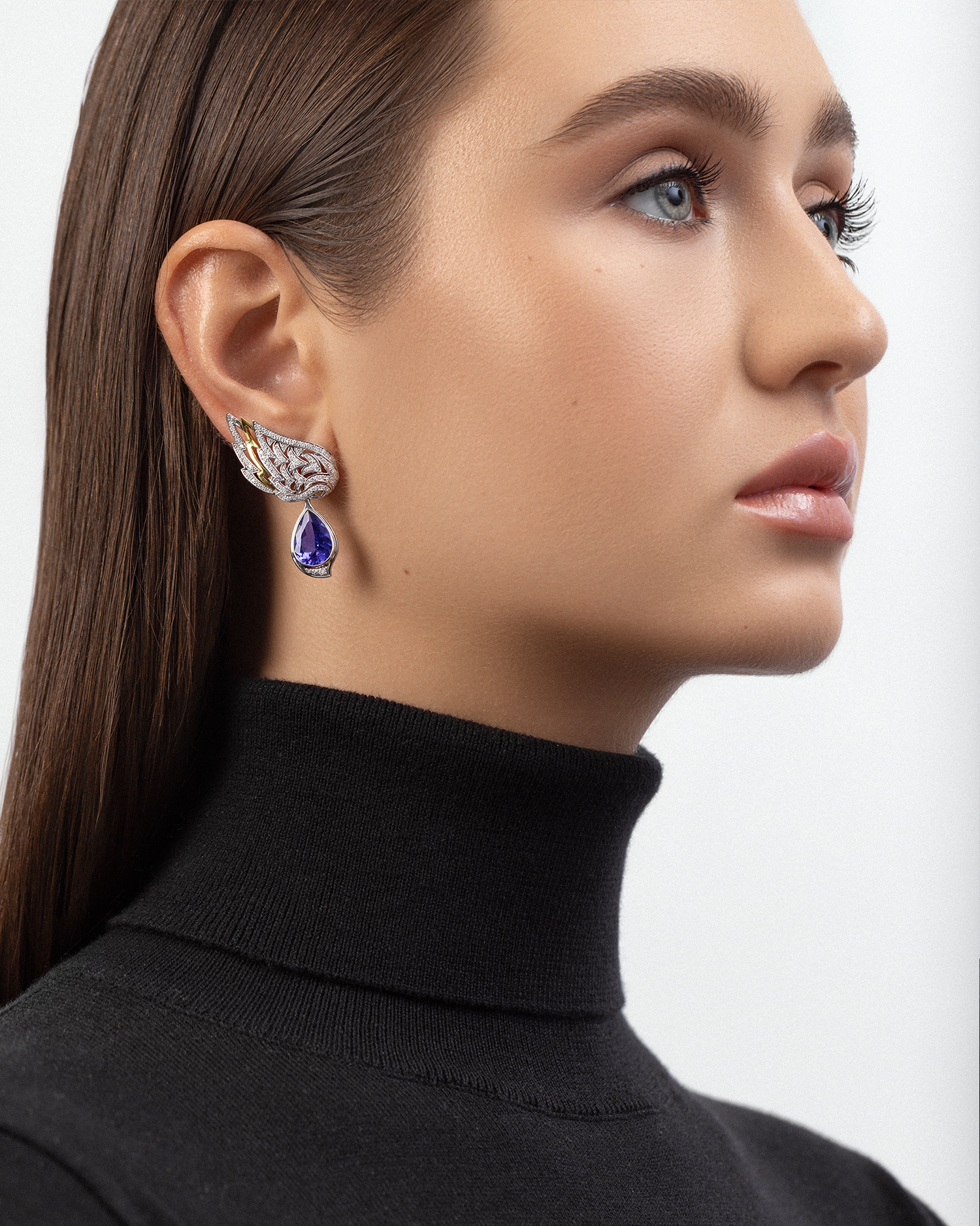 Серьги с танзанитами и бриллиантами, белое золото