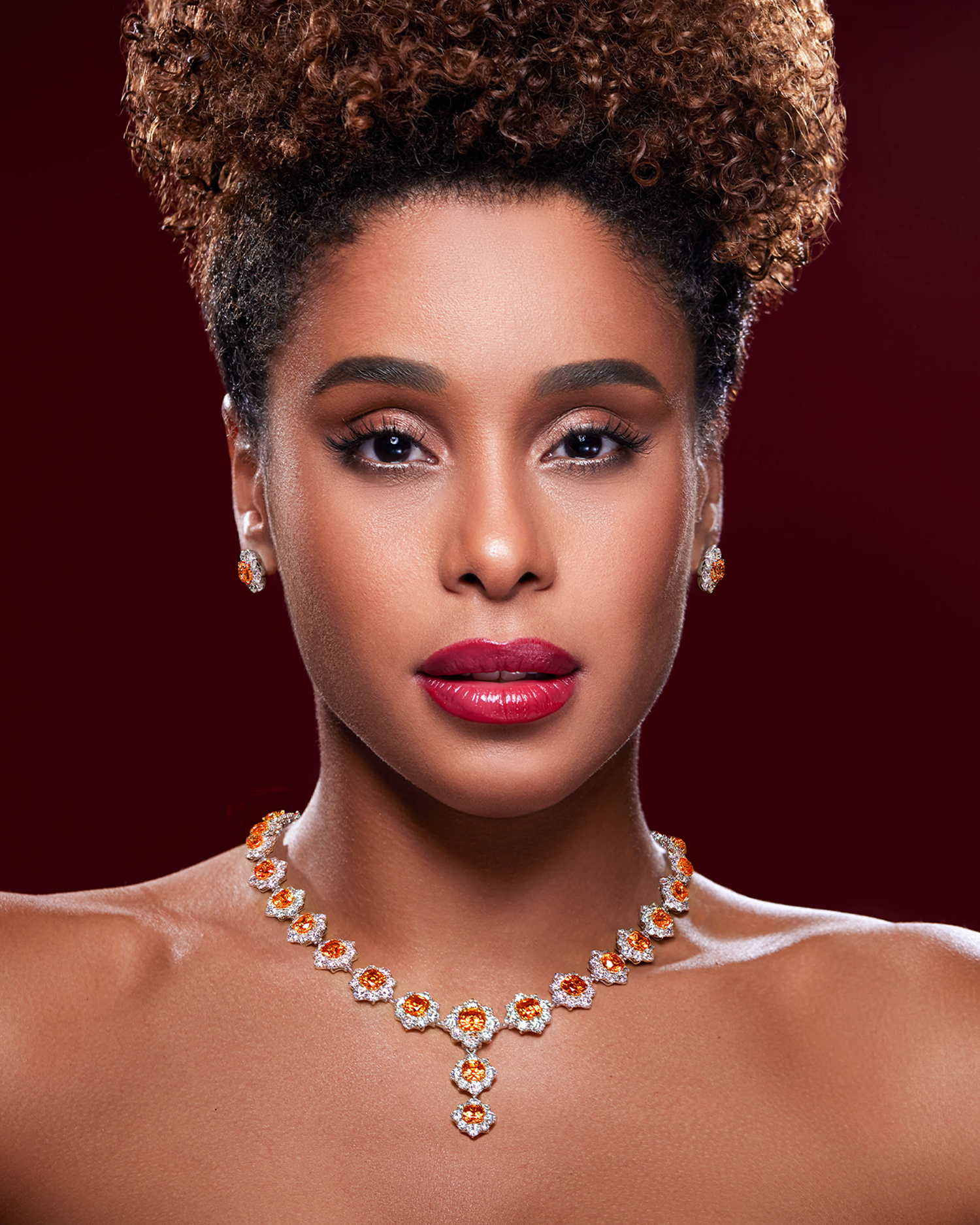 Колье со спессартинами и бриллиантами, белое золото