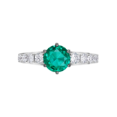 Кольцо с изумрудом и бриллиантами, белое золото