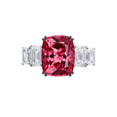 Кольцо со шпинелью и бриллиантами, белое золото