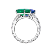 Кольцо с сапфиром, изумрудом и бриллиантами, белое золото
