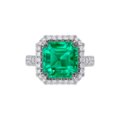 Кольцо с изумрудом и бриллиантами, белое золото