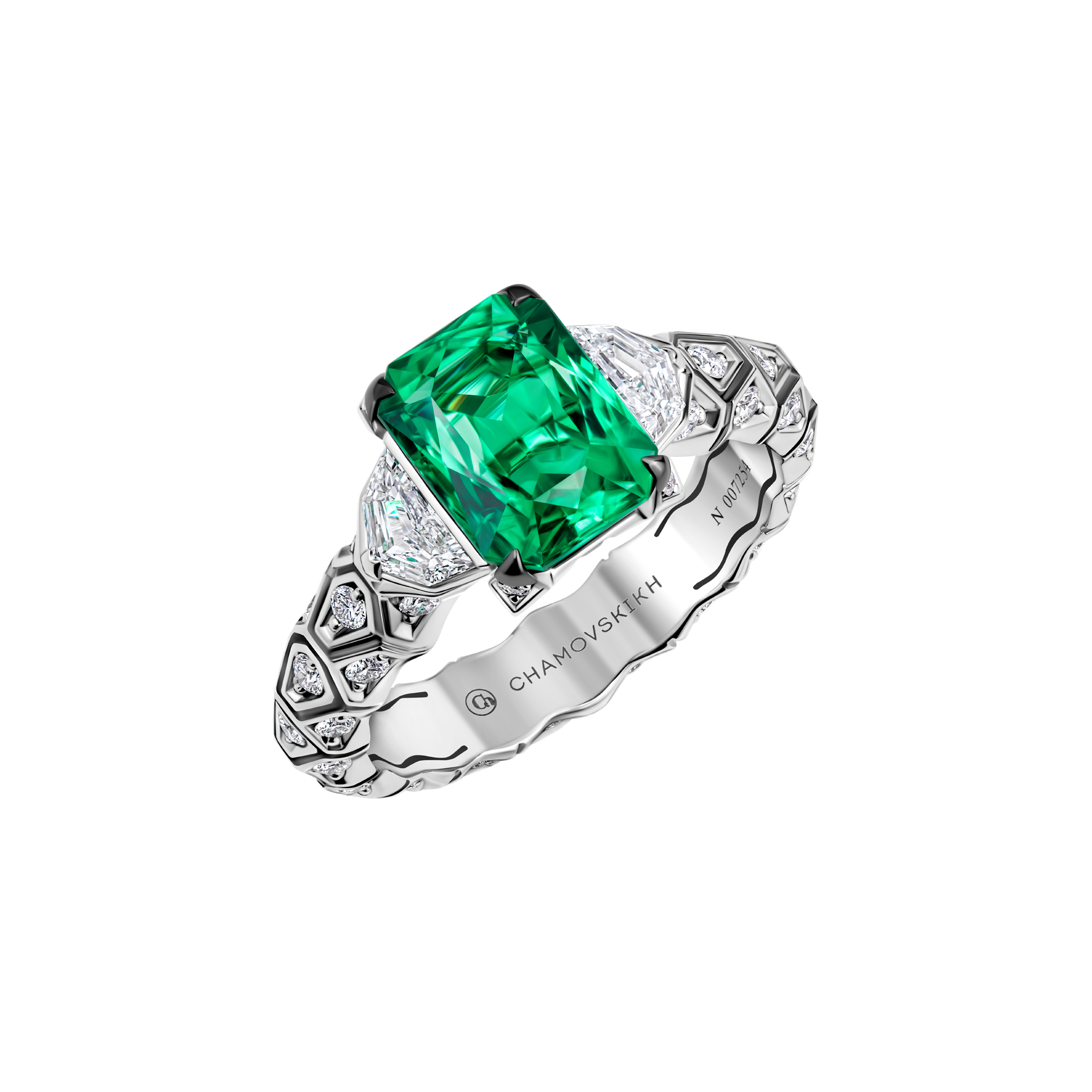 Кольцо с изумрудом и бриллиантами, белое золото, н.керамика