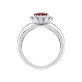 Кольцо с рубином и бриллиантами, белое золото